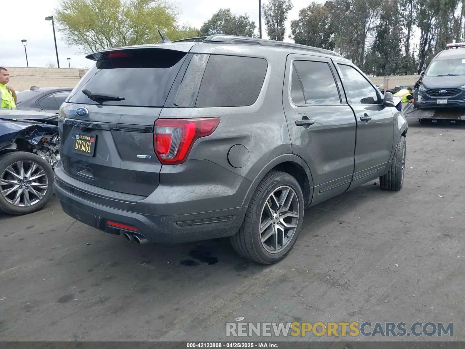 4 Photograph of a damaged car 1FM5K8GT0KGA77178 FORD EXPLORER 2019