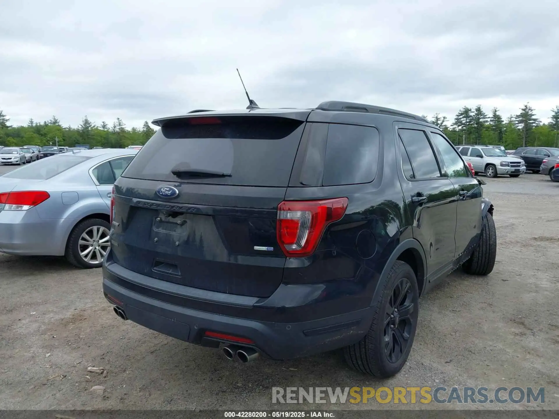 4 Photograph of a damaged car 1FM5K8GT0KGB50601 FORD EXPLORER 2019