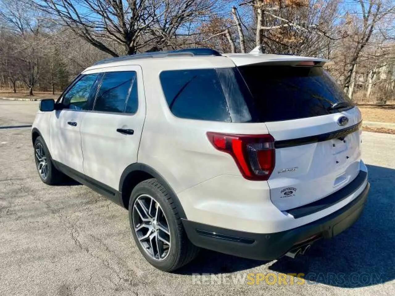 3 Photograph of a damaged car 1FM5K8GT9KGA35897 FORD EXPLORER 2019