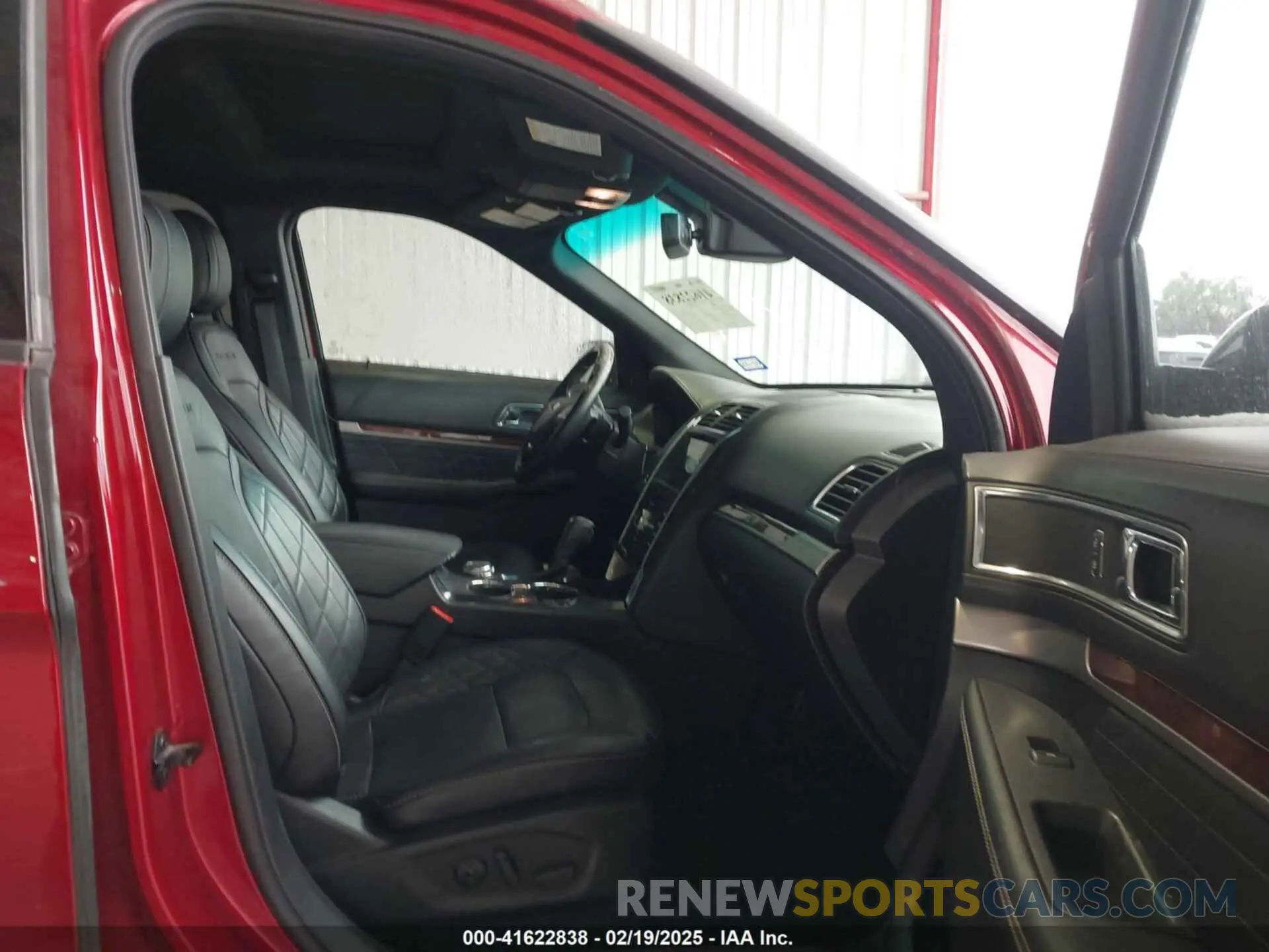 5 Photograph of a damaged car 1FM5K8HT2KGA52779 FORD EXPLORER 2019
