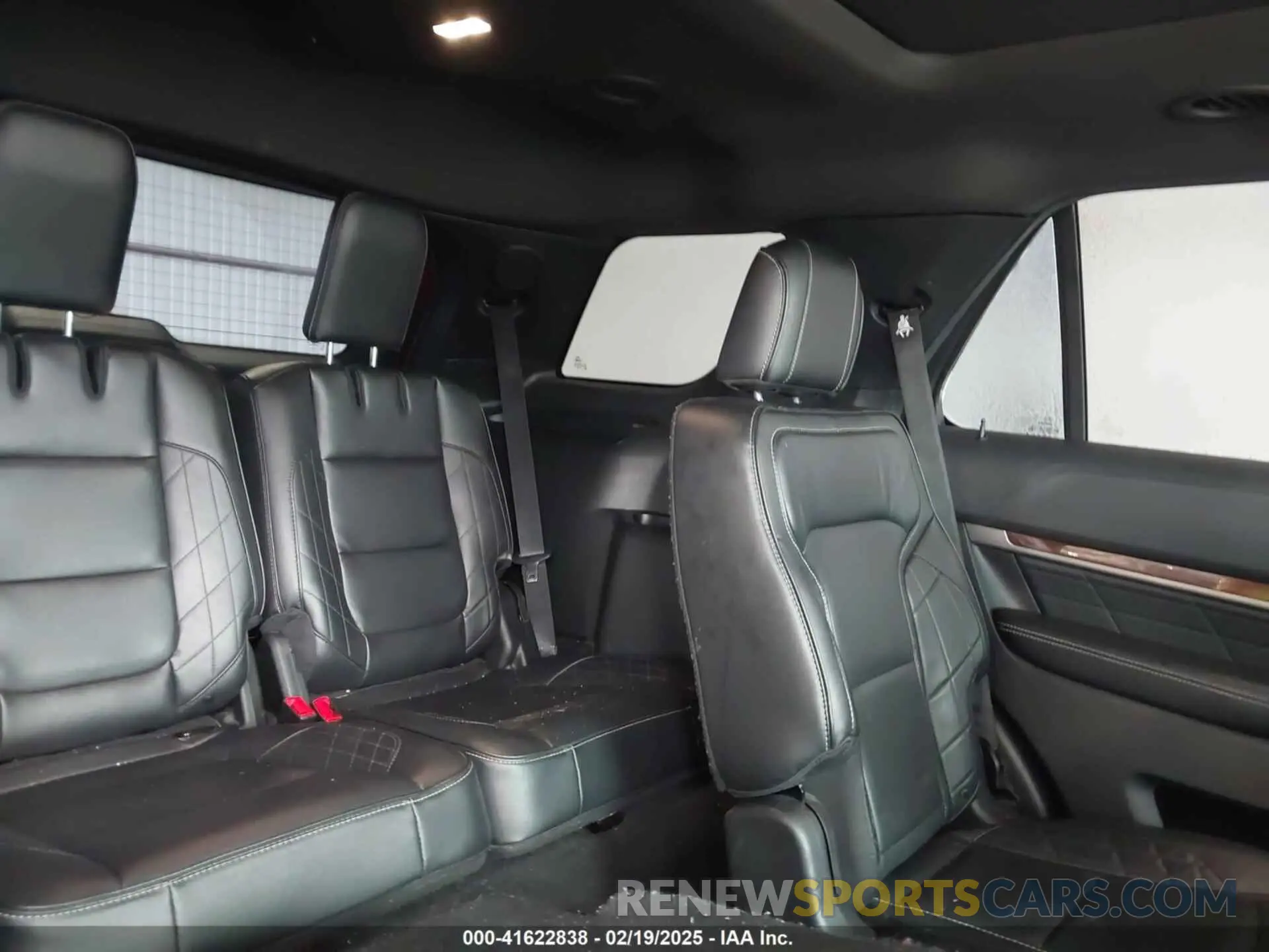 8 Photograph of a damaged car 1FM5K8HT2KGA52779 FORD EXPLORER 2019