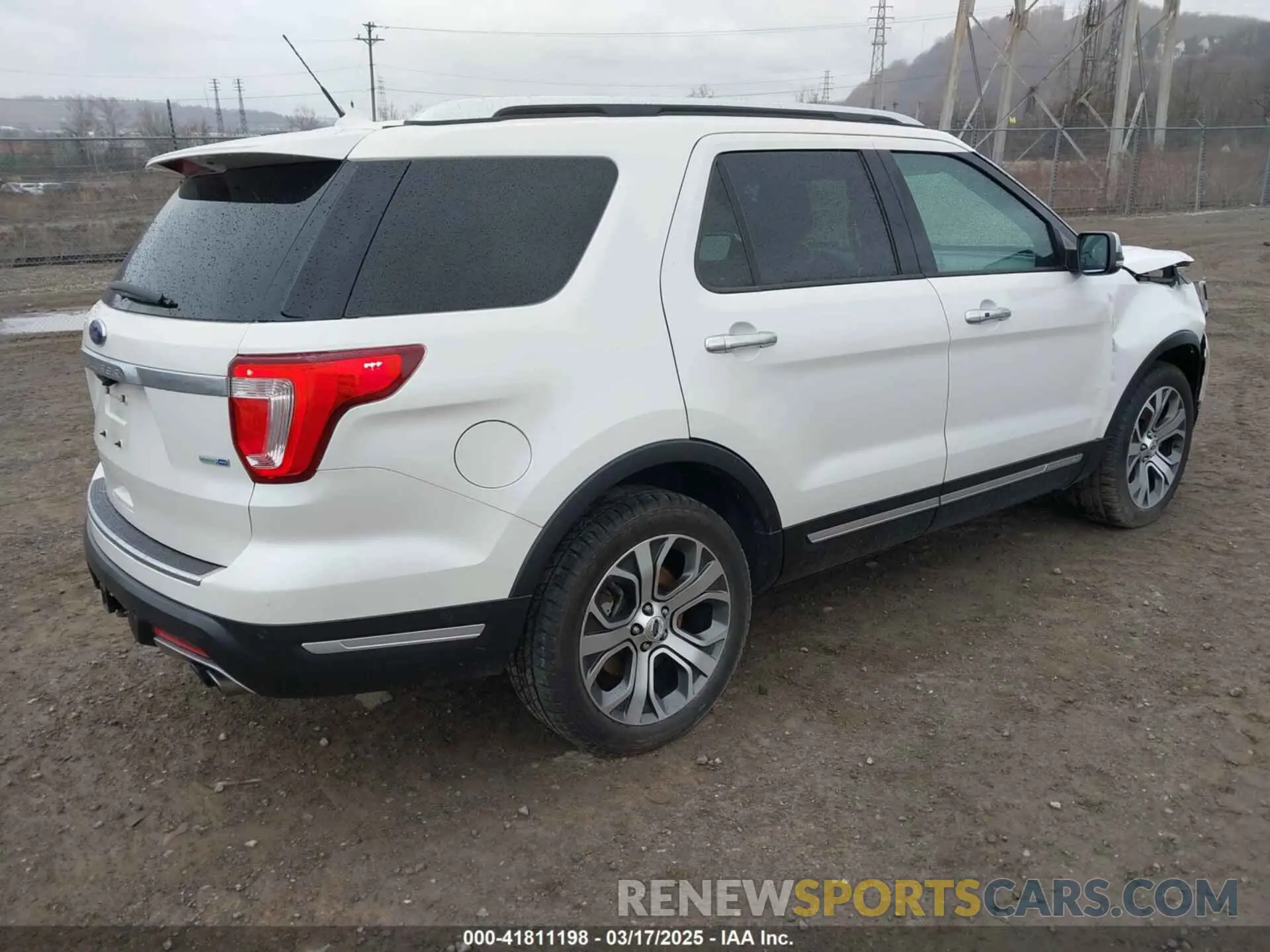 4 Фотография поврежденного автомобиля 1FM5K8HT3KGA54623 FORD EXPLORER 2019