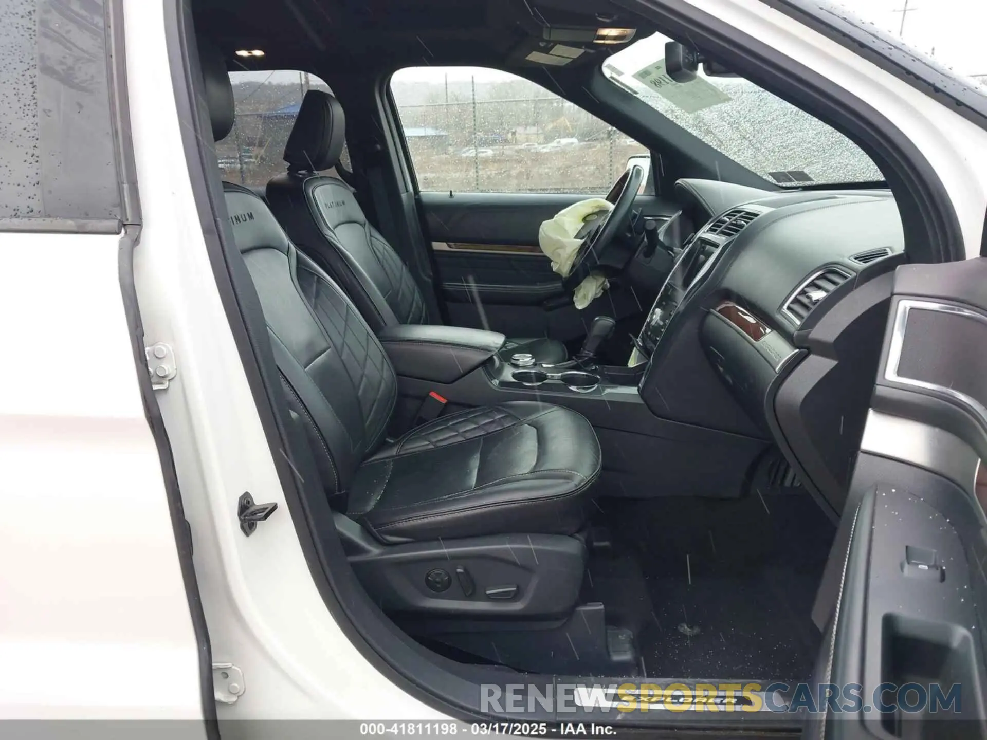 5 Фотография поврежденного автомобиля 1FM5K8HT3KGA54623 FORD EXPLORER 2019