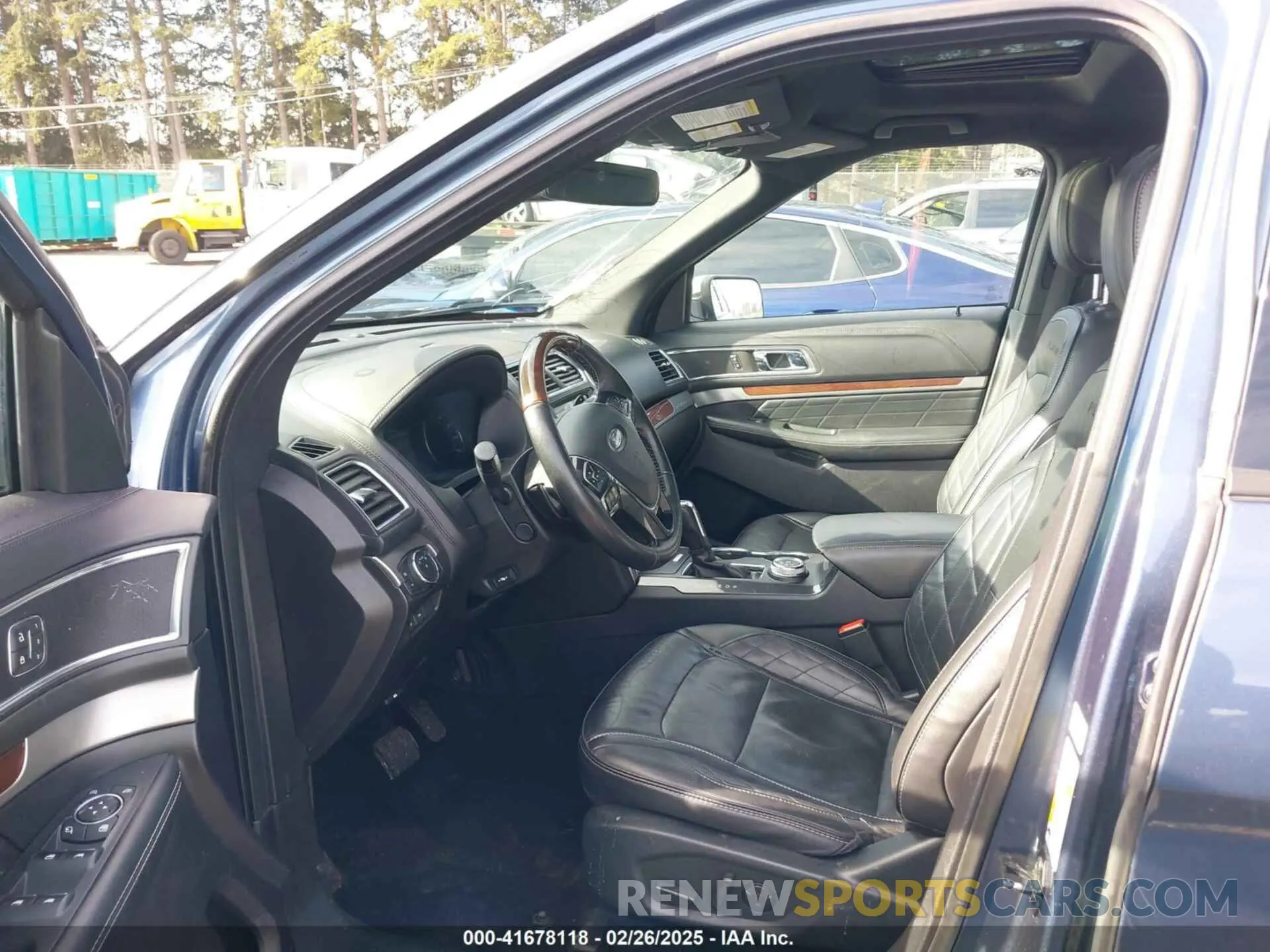 5 Photograph of a damaged car 1FM5K8HT7KGA10396 FORD EXPLORER 2019