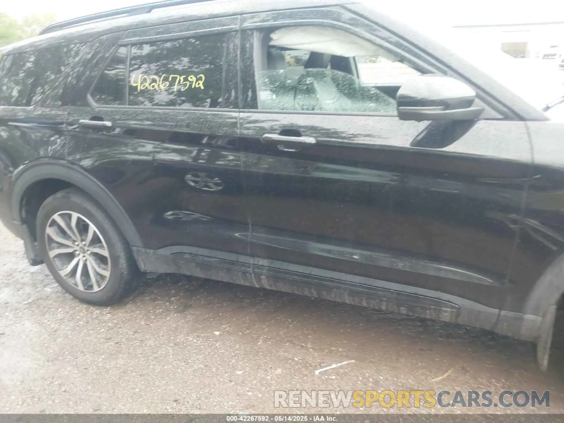 13 Photograph of a damaged car 1FM5K8GC0LGA16379 FORD EXPLORER 2020