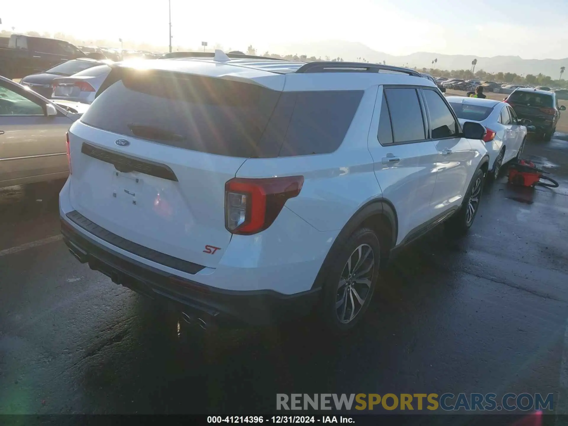 4 Photograph of a damaged car 1FM5K8GC0LGA28807 FORD EXPLORER 2020