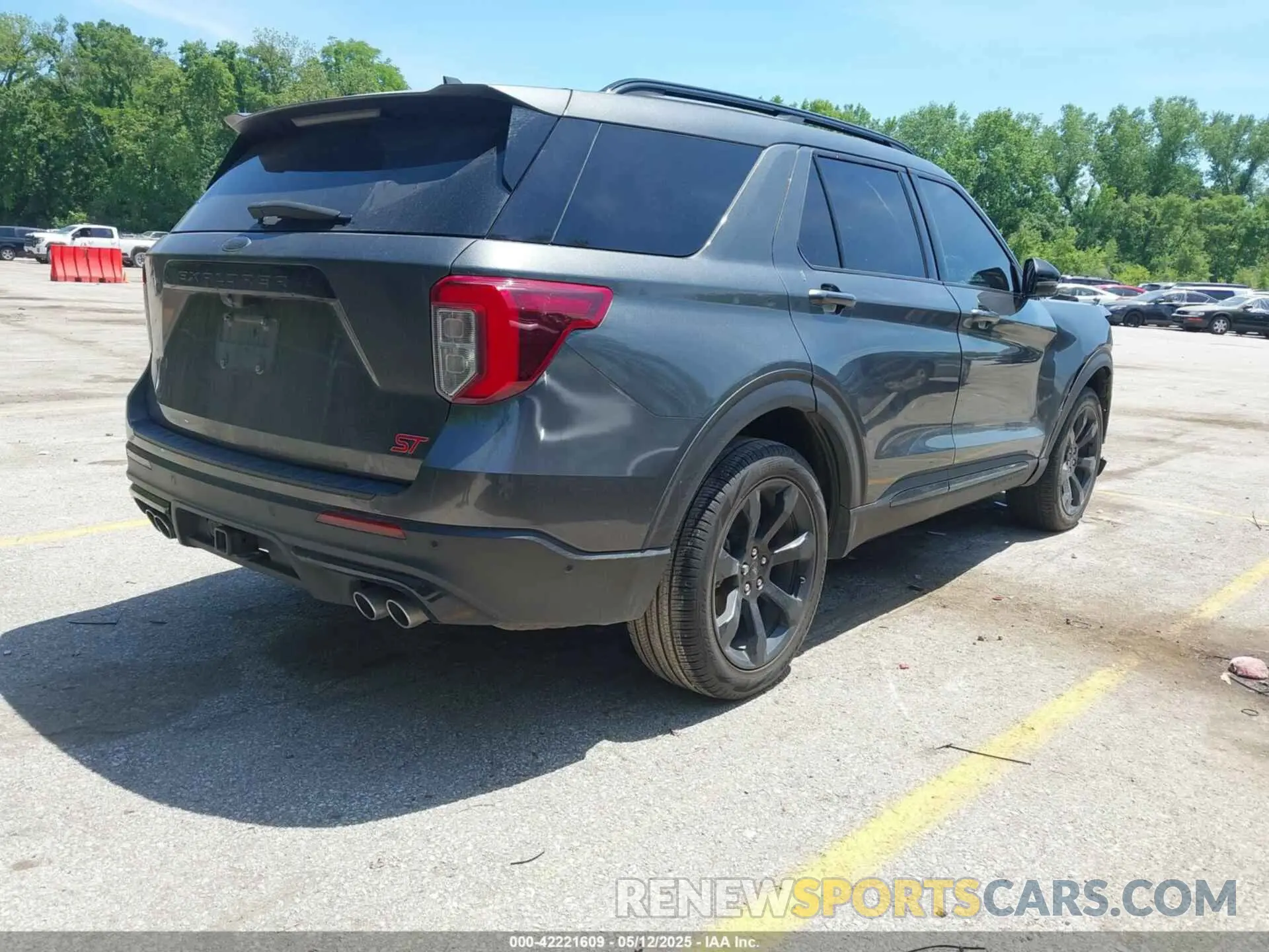 4 Photograph of a damaged car 1FM5K8GC3LGA70064 FORD EXPLORER 2020