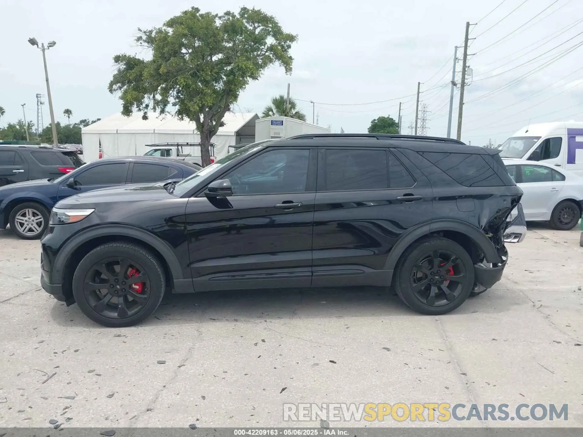 14 Photograph of a damaged car 1FM5K8GC9LGC86582 FORD EXPLORER 2020