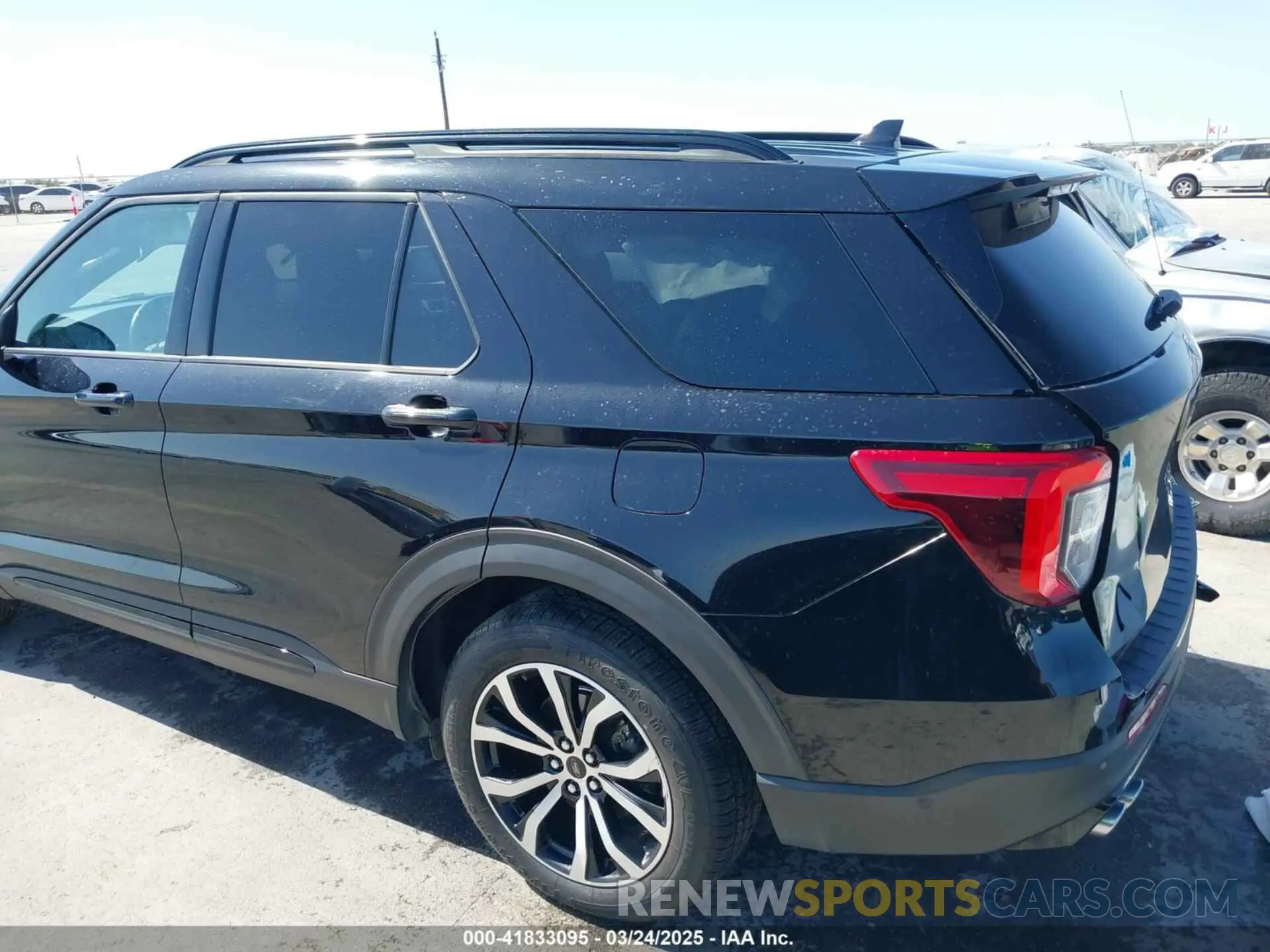 18 Photograph of a damaged car 1FM5K8GC9LGD04224 FORD EXPLORER 2020