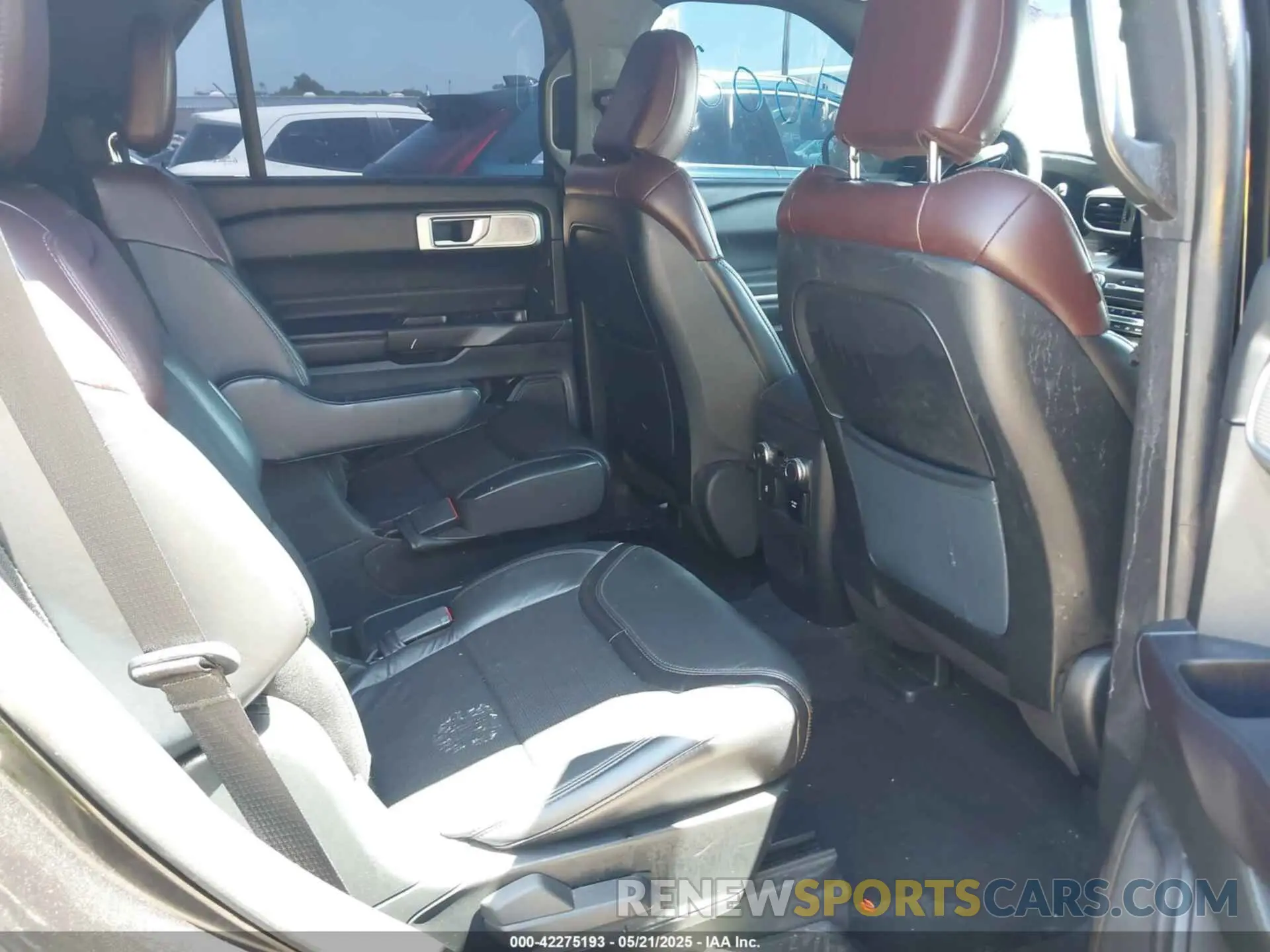 8 Photograph of a damaged car 1FM5K8HC3LGA27083 FORD EXPLORER 2020