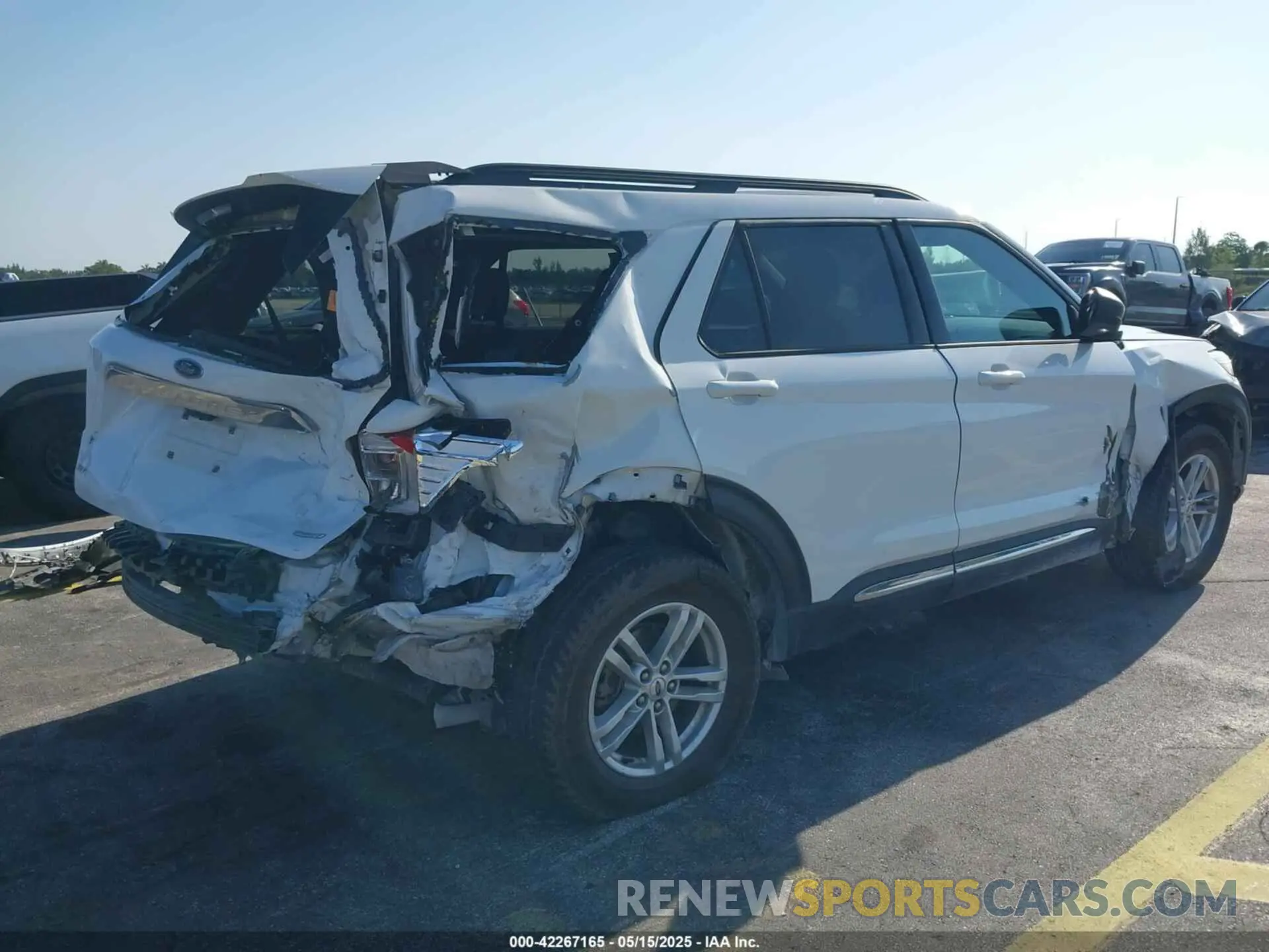 4 Photograph of a damaged car 1FMSK7DH5LGA89017 FORD EXPLORER 2020