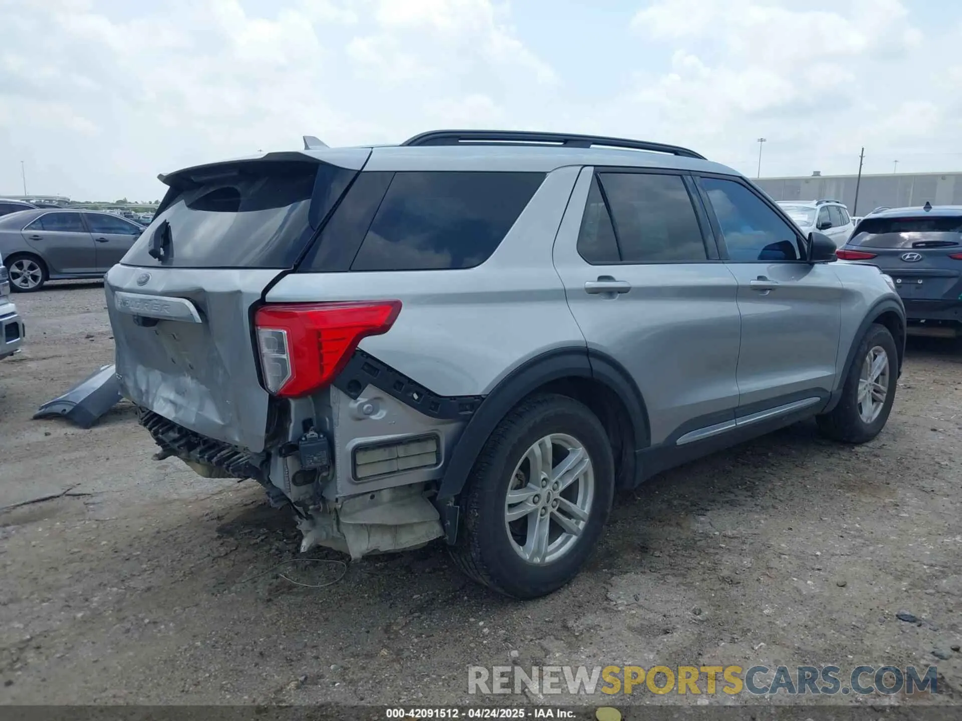 4 Photograph of a damaged car 1FMSK7DH5LGD05139 FORD EXPLORER 2020