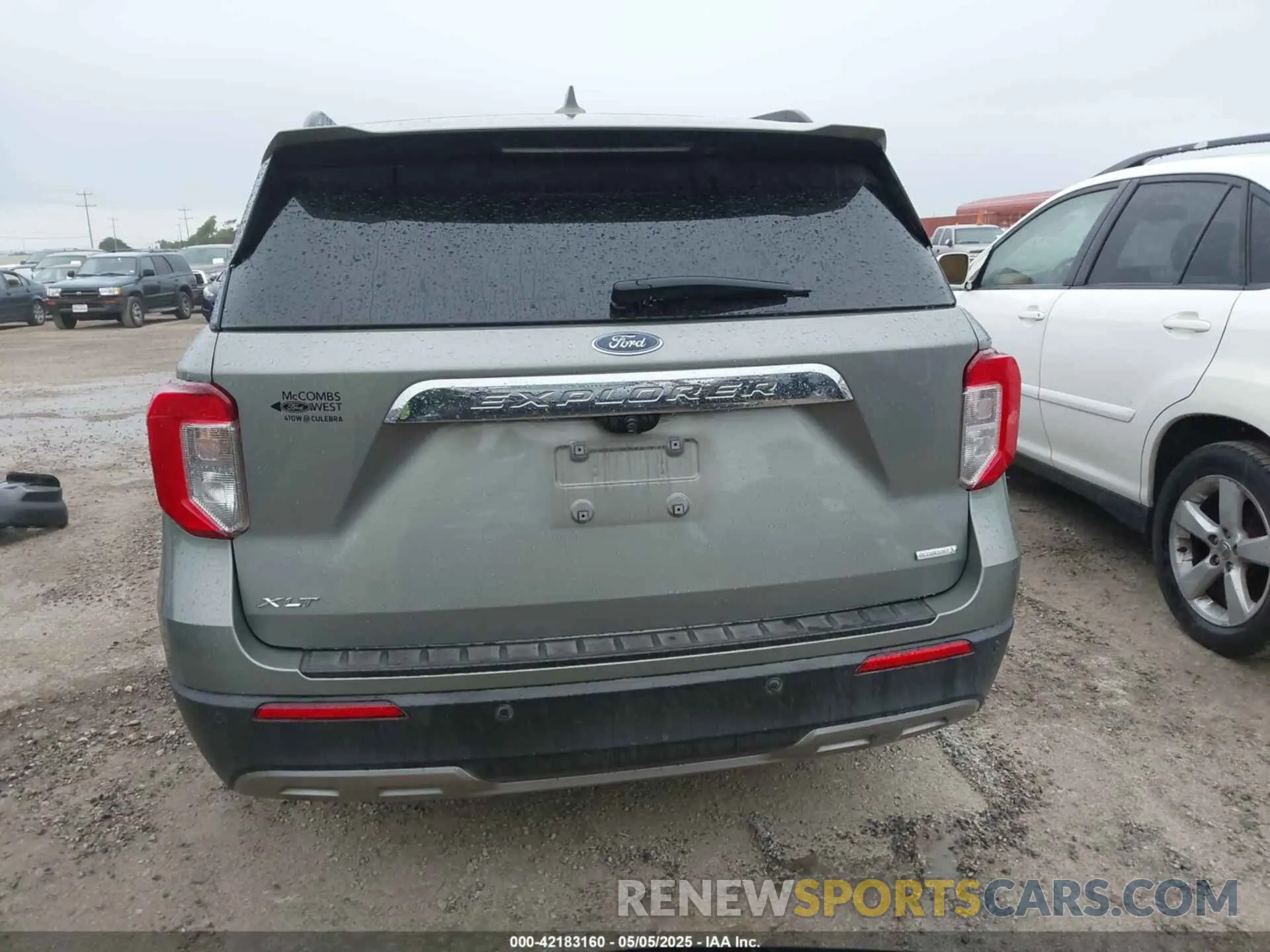 17 Photograph of a damaged car 1FMSK7DHXLGC27795 FORD EXPLORER 2020