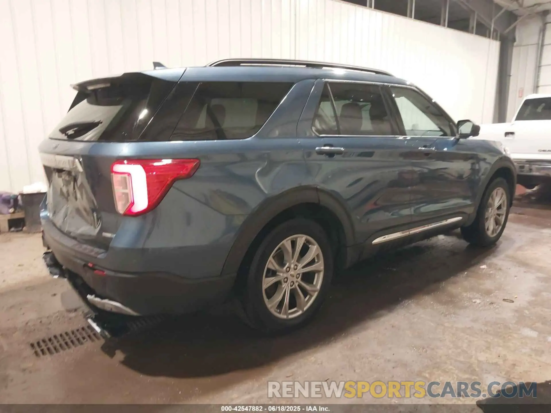 4 Photograph of a damaged car 1FMSK8DH6LGB53670 FORD EXPLORER 2020