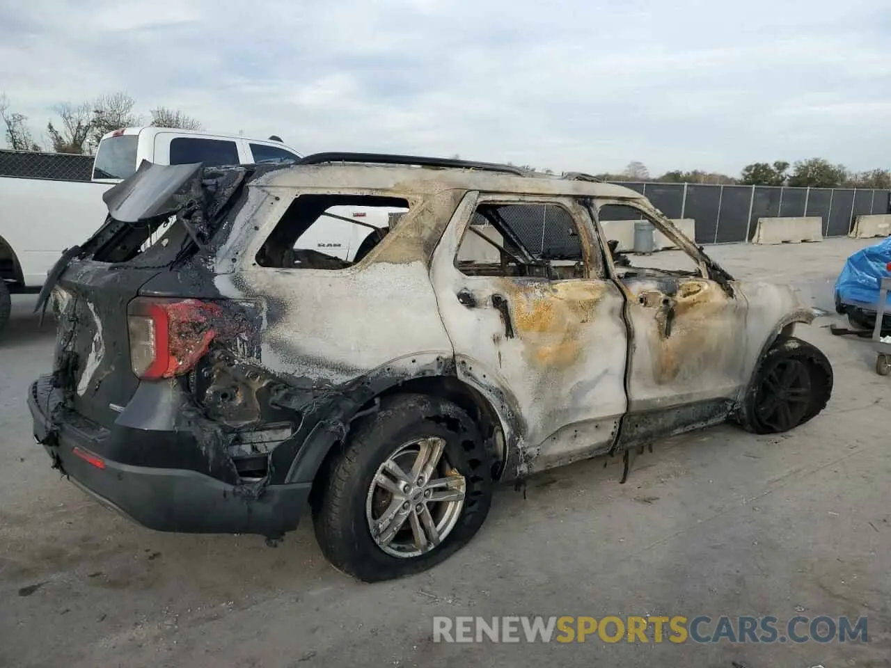 3 Фотография поврежденного автомобиля 1FMSK8DH7LGA33537 FORD EXPLORER 2020