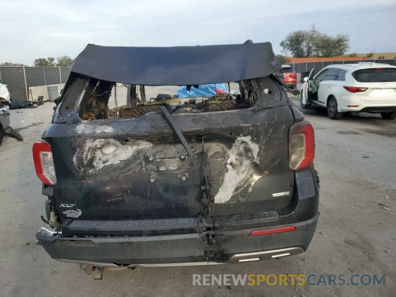 6 Фотография поврежденного автомобиля 1FMSK8DH7LGA33537 FORD EXPLORER 2020