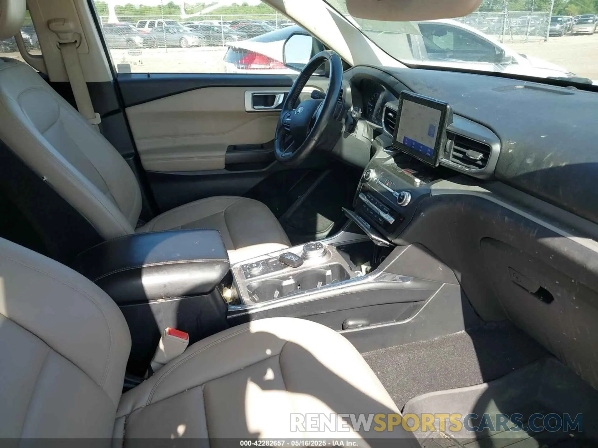 5 Фотография поврежденного автомобиля 1FMSK8DH9LGB05564 FORD EXPLORER 2020