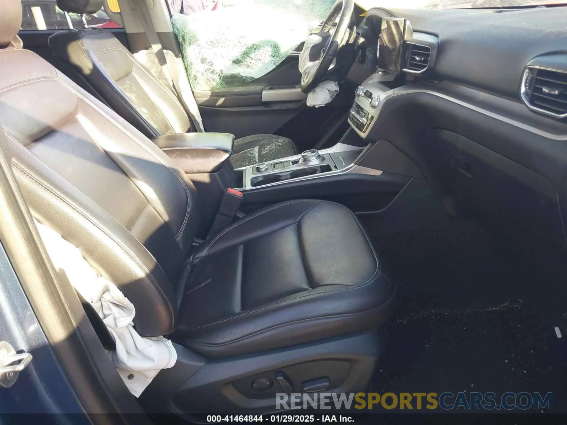 5 Фотография поврежденного автомобиля 1FMSK8DH9LGC40351 FORD EXPLORER 2020