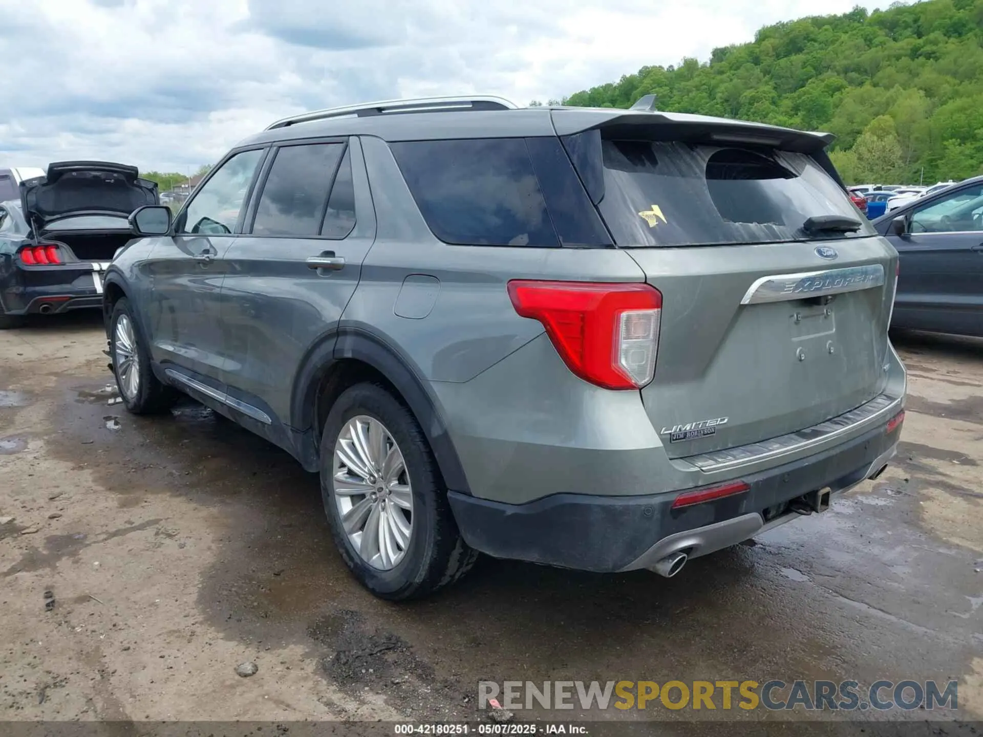 3 Photograph of a damaged car 1FMSK8FH8LGA12953 FORD EXPLORER 2020