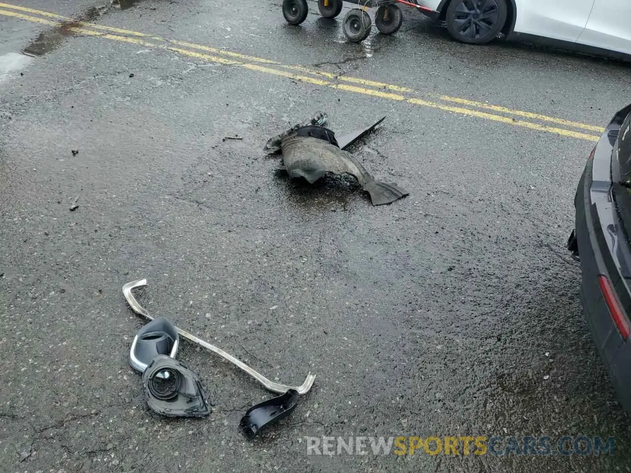 12 Photograph of a damaged car 1FM5K8AB6MGC24011 FORD EXPLORER 2021