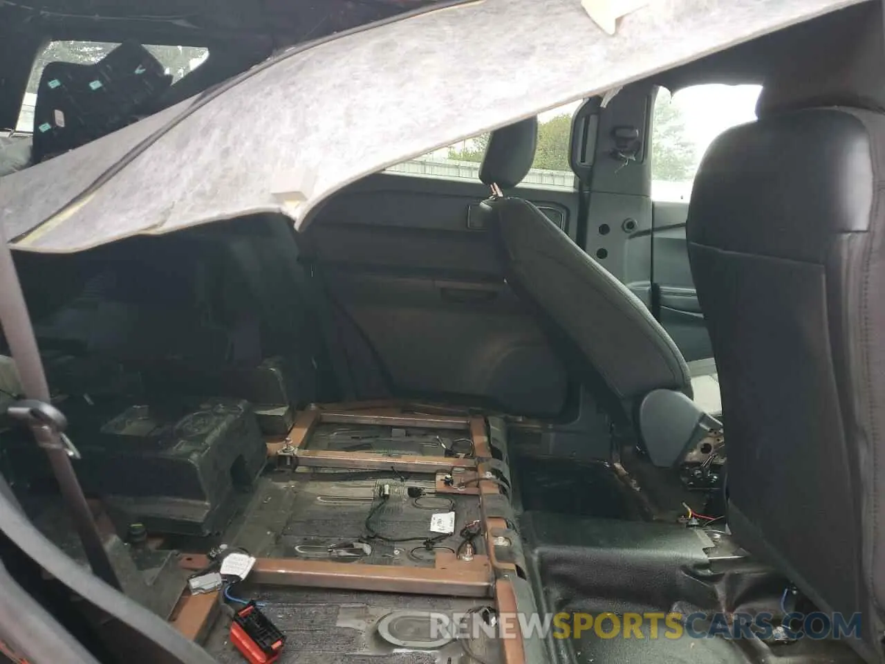 11 Photograph of a damaged car 1FM5K8ABXMGA18741 FORD EXPLORER 2021