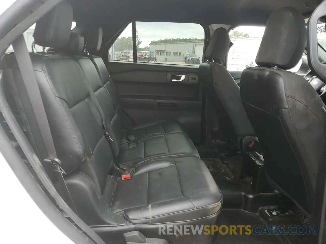 10 Photograph of a damaged car 1FM5K8ABXMGC00925 FORD EXPLORER 2021