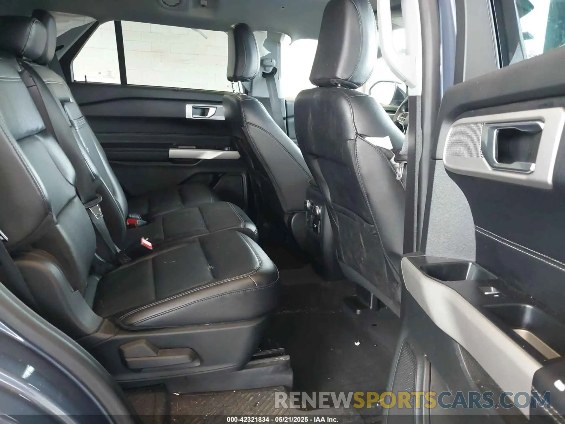 8 Фотография поврежденного автомобиля 1FM5K8FW0MNA06704 FORD EXPLORER 2021