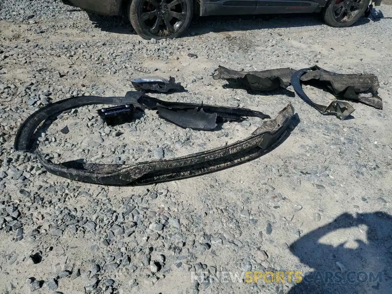 13 Photograph of a damaged car 1FM5K8GC9MGC37349 FORD EXPLORER 2021