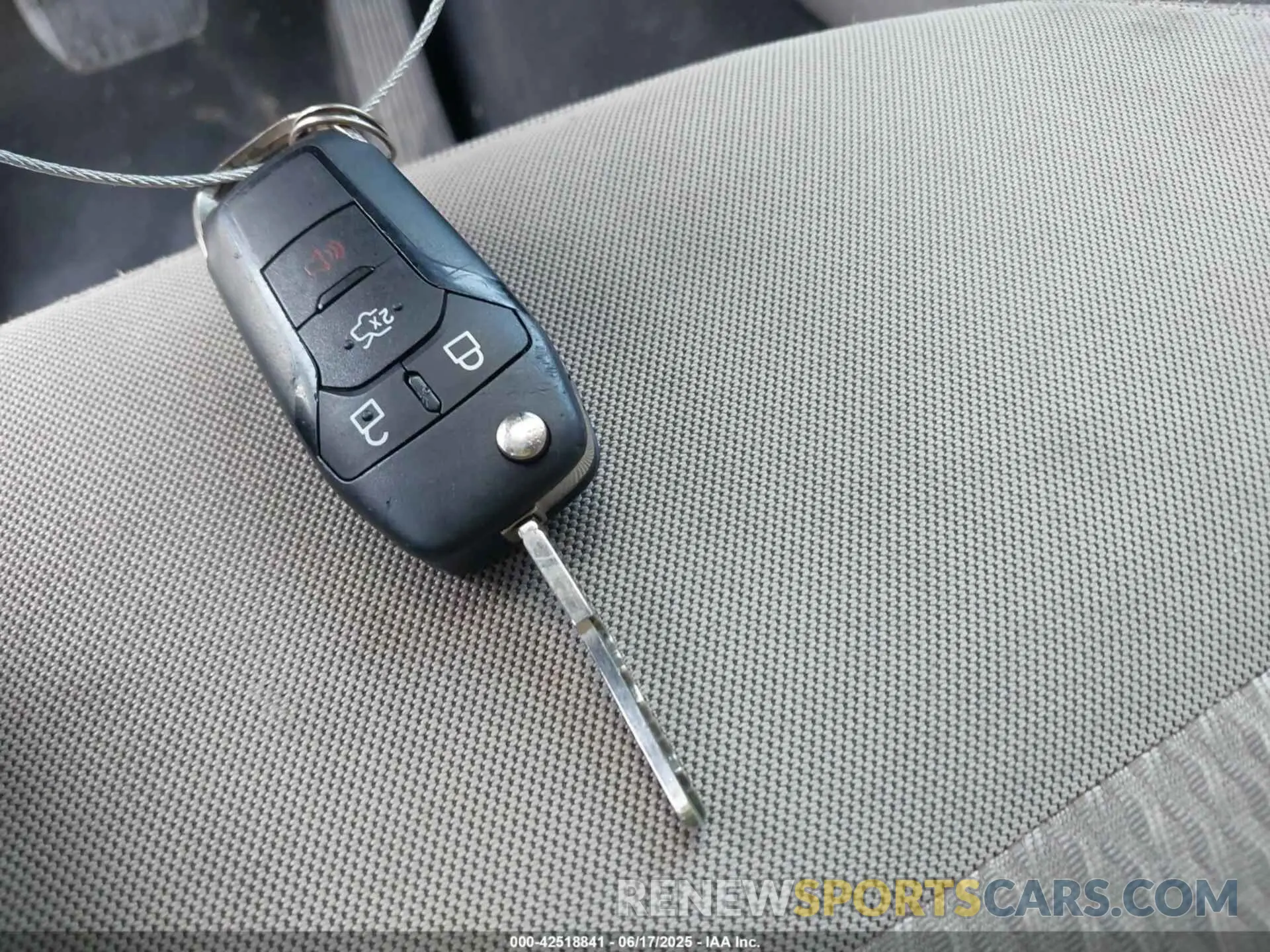 11 Фотография поврежденного автомобиля 1FMSK7BH1MGB20011 FORD EXPLORER 2021