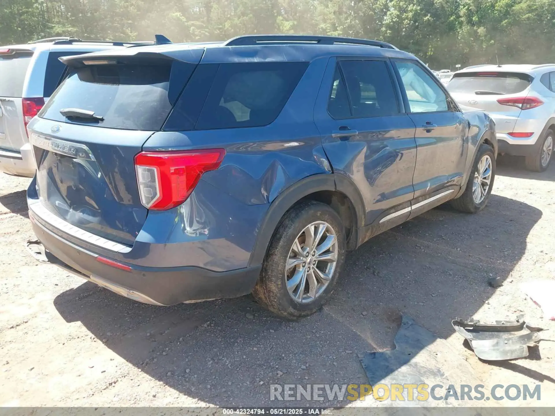 4 Photograph of a damaged car 1FMSK7DH4MGA26850 FORD EXPLORER 2021