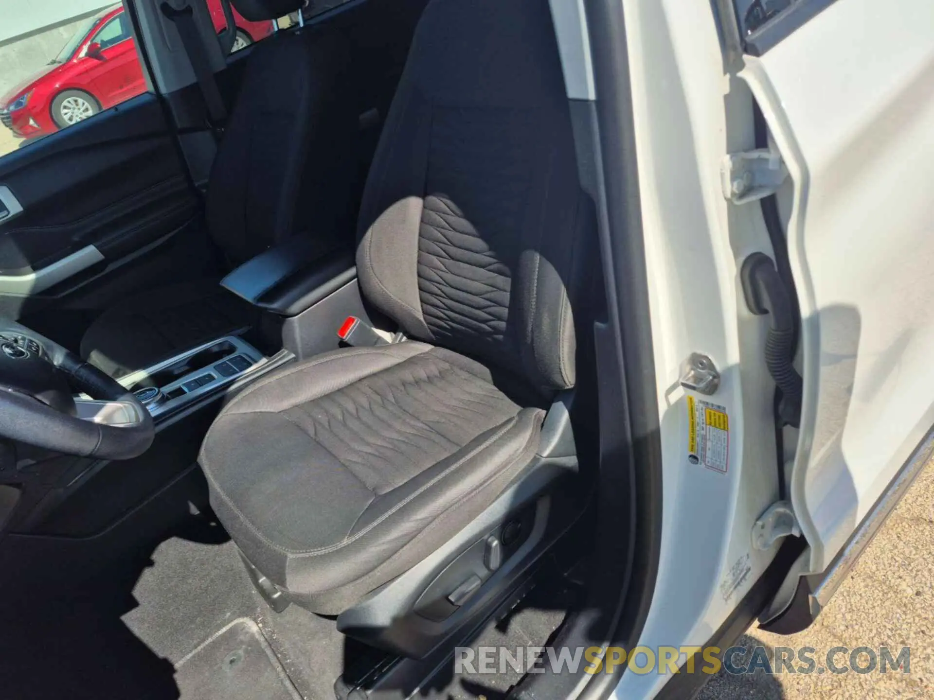 18 Photograph of a damaged car 1FMSK7DH4MGA95540 FORD EXPLORER 2021