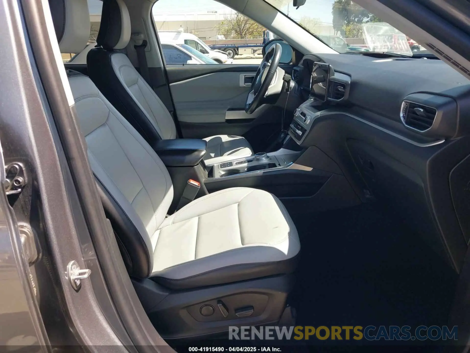 5 Photograph of a damaged car 1FMSK7DH7MGC09997 FORD EXPLORER 2021
