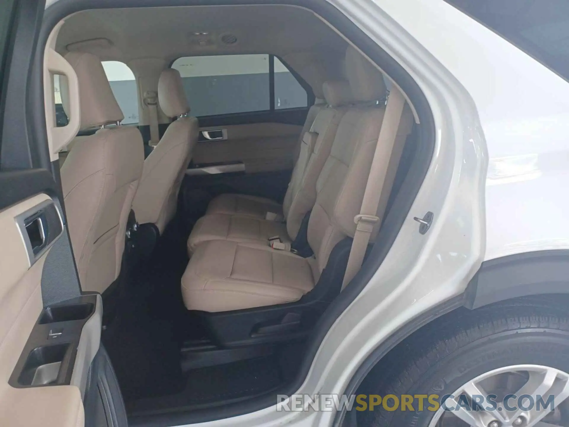 17 Фотография поврежденного автомобиля 1FMSK7DH7MGC26976 FORD EXPLORER 2021