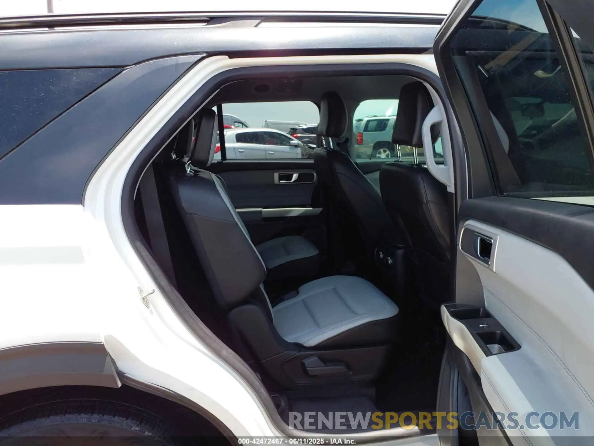 8 Photograph of a damaged car 1FMSK7DH8MGB31410 FORD EXPLORER 2021