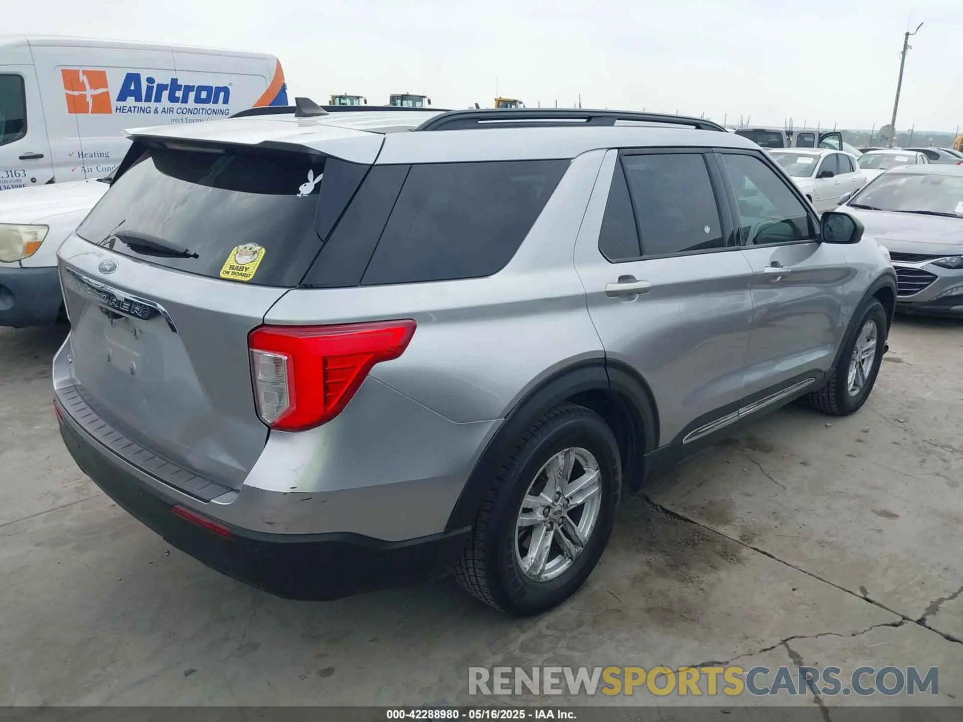 4 Photograph of a damaged car 1FMSK7DHXMGA71324 FORD EXPLORER 2021