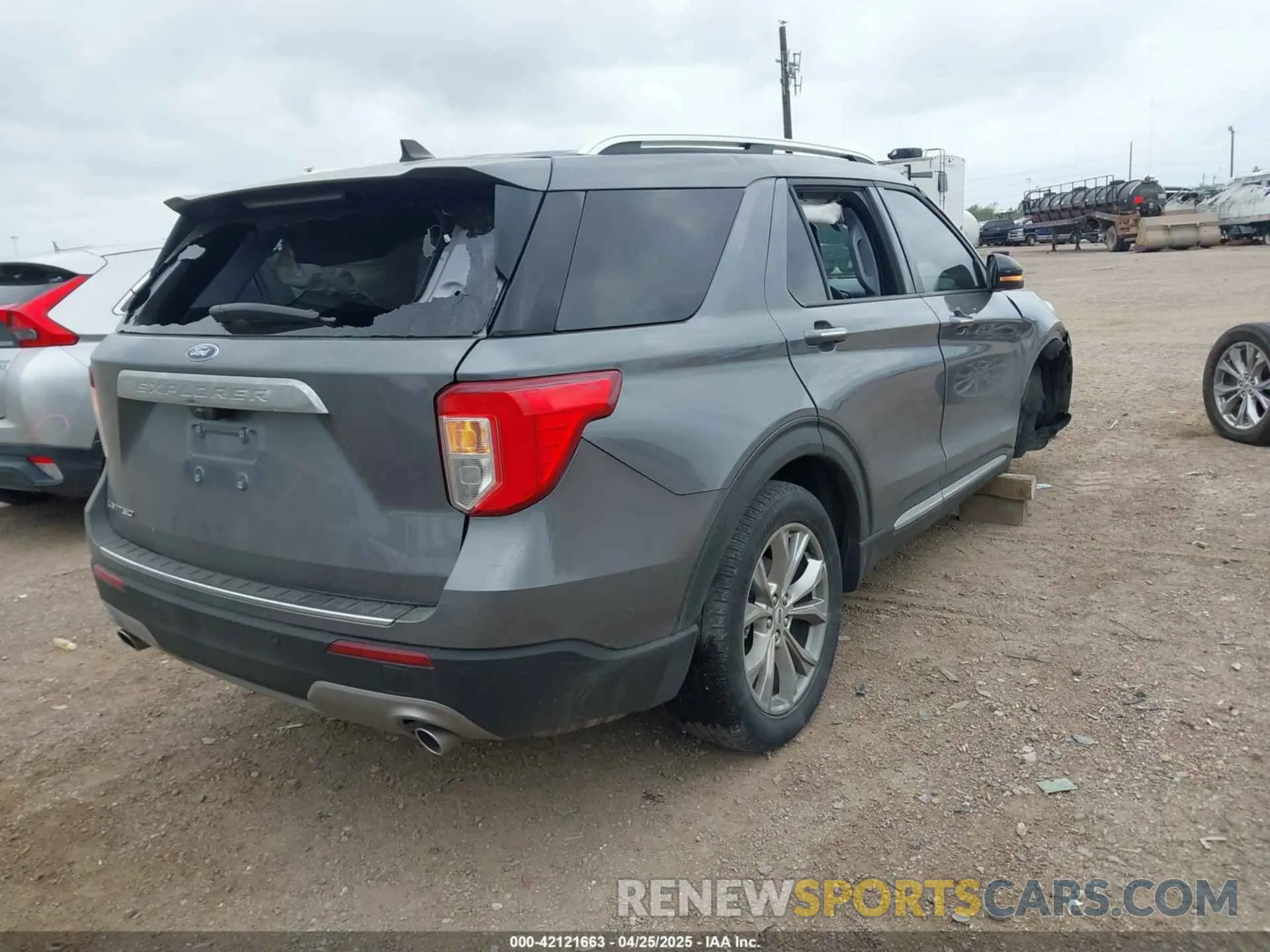 4 Photograph of a damaged car 1FMSK7FH4MGC46759 FORD EXPLORER 2021