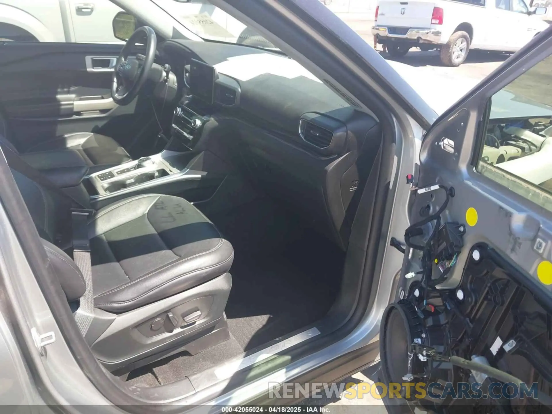 5 Photograph of a damaged car 1FMSK7FHXMGB05954 FORD EXPLORER 2021