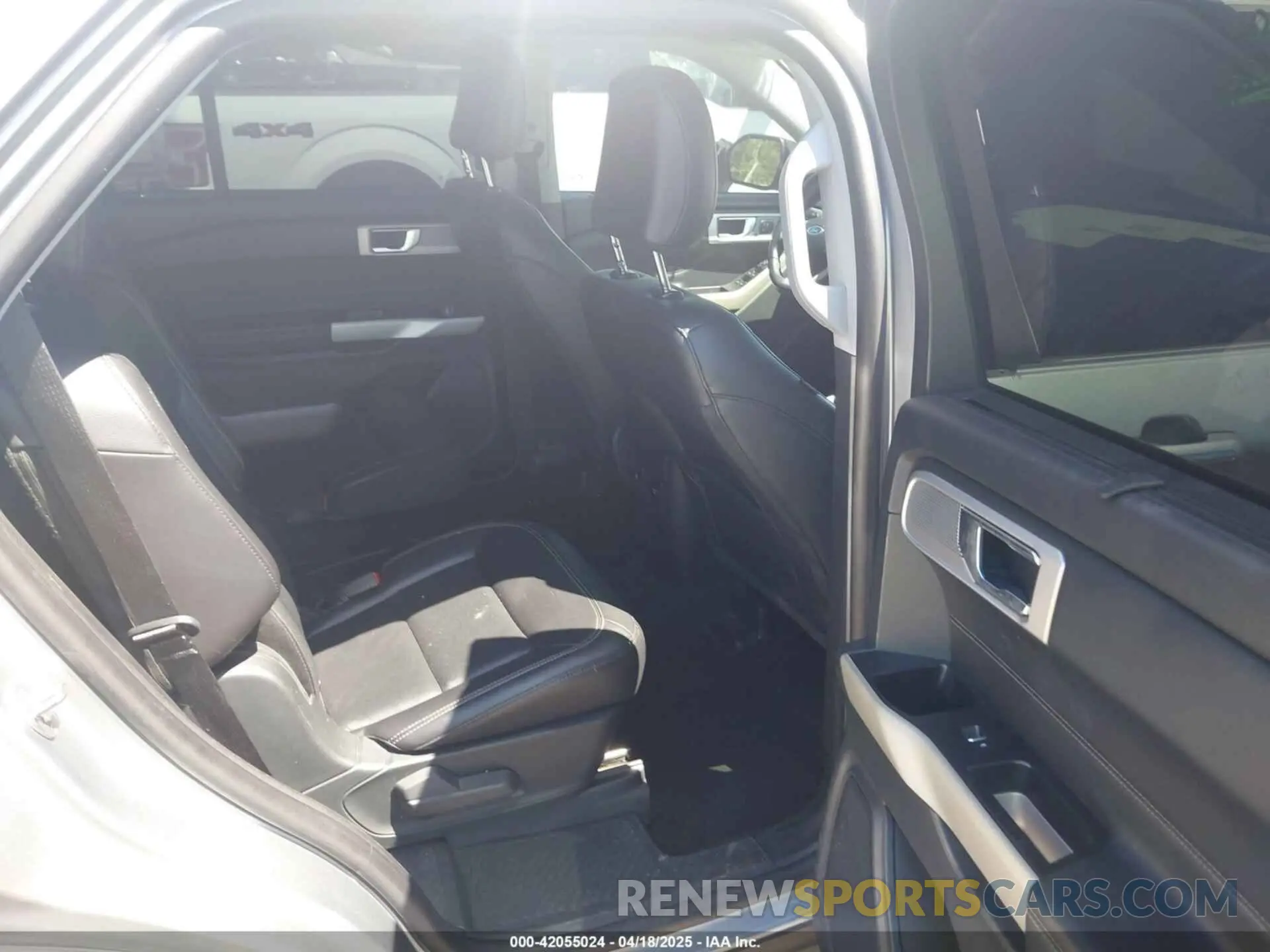 8 Photograph of a damaged car 1FMSK7FHXMGB05954 FORD EXPLORER 2021