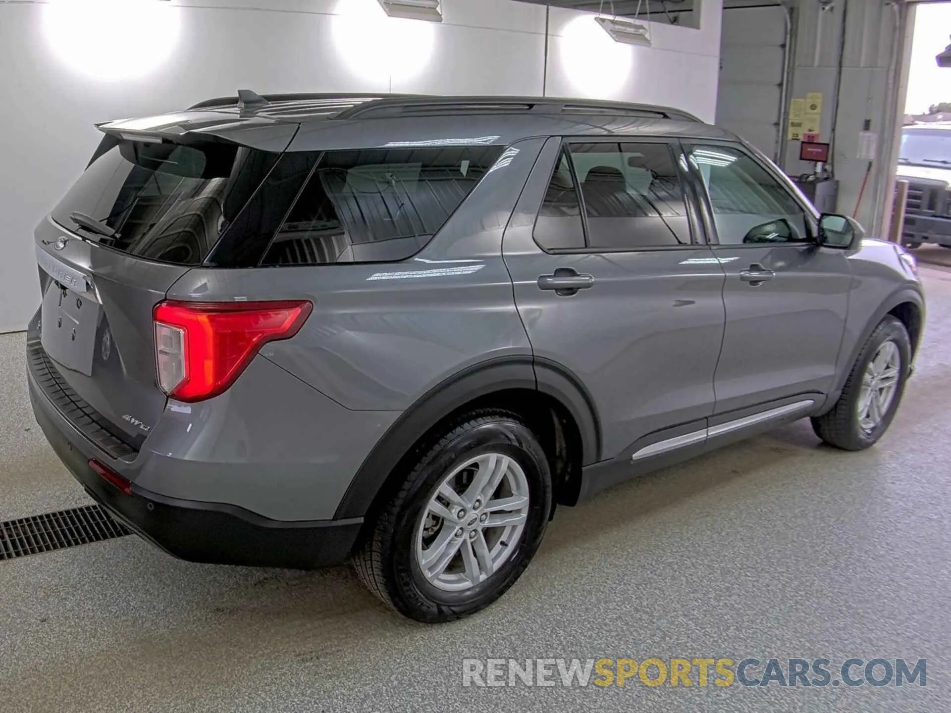 17 Photograph of a damaged car 1FMSK8DH0MGA96772 FORD EXPLORER 2021
