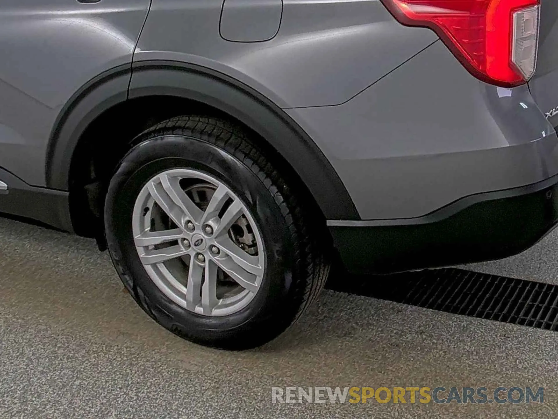 18 Photograph of a damaged car 1FMSK8DH0MGA96772 FORD EXPLORER 2021