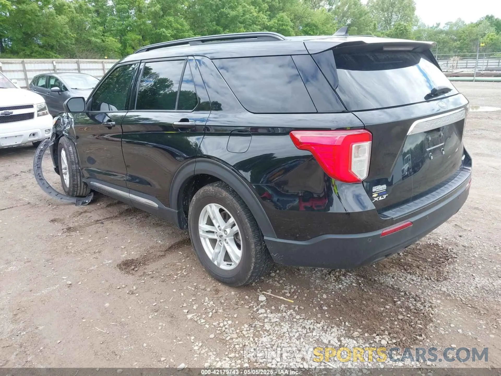 3 Фотография поврежденного автомобиля 1FMSK8DH1MGA53011 FORD EXPLORER 2021