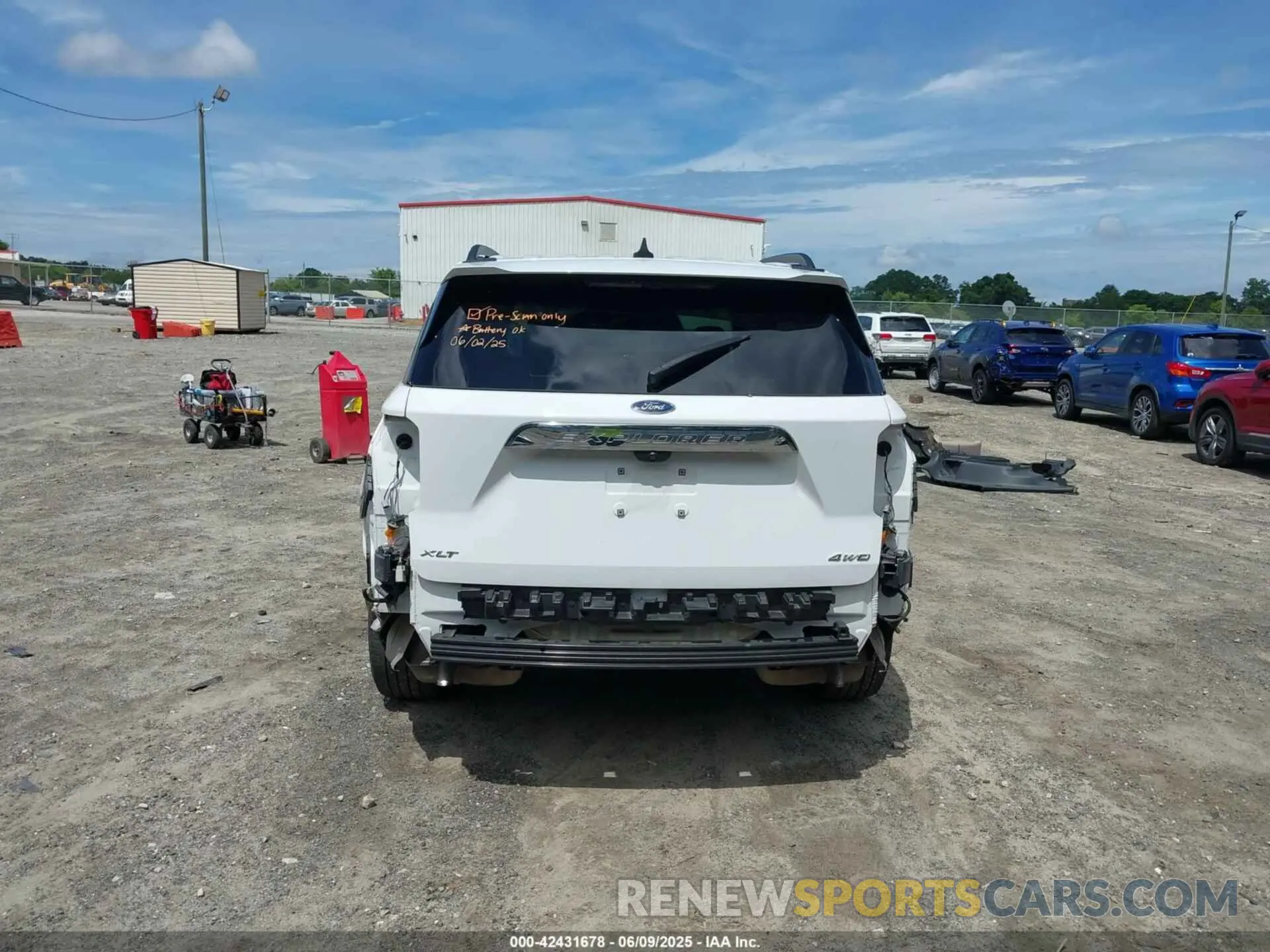 17 Photograph of a damaged car 1FMSK8DH2MGB20487 FORD EXPLORER 2021