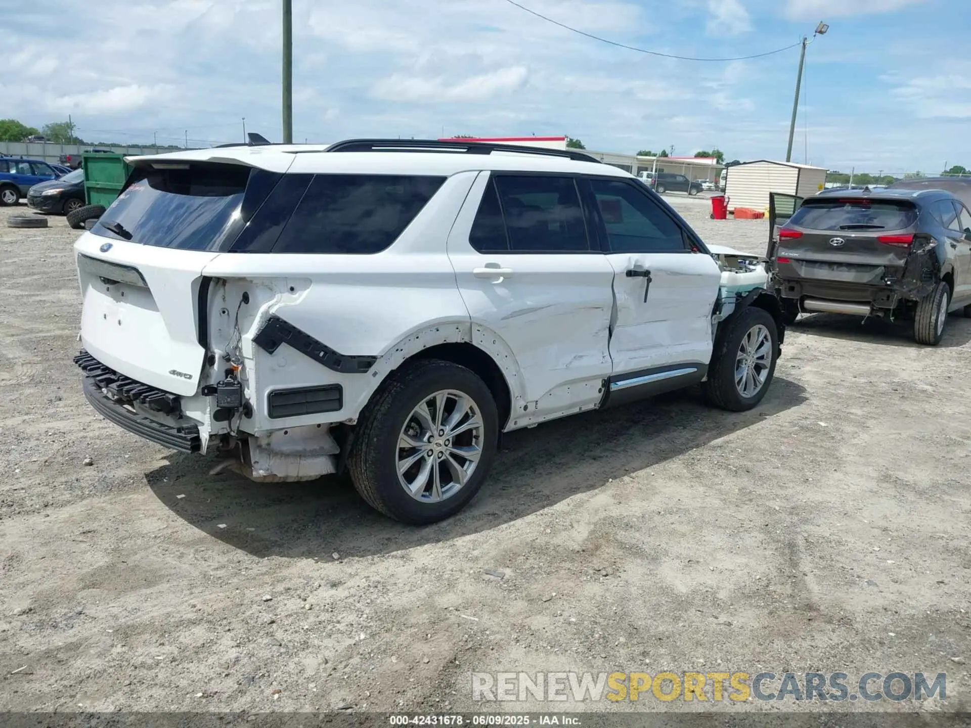 4 Photograph of a damaged car 1FMSK8DH2MGB20487 FORD EXPLORER 2021