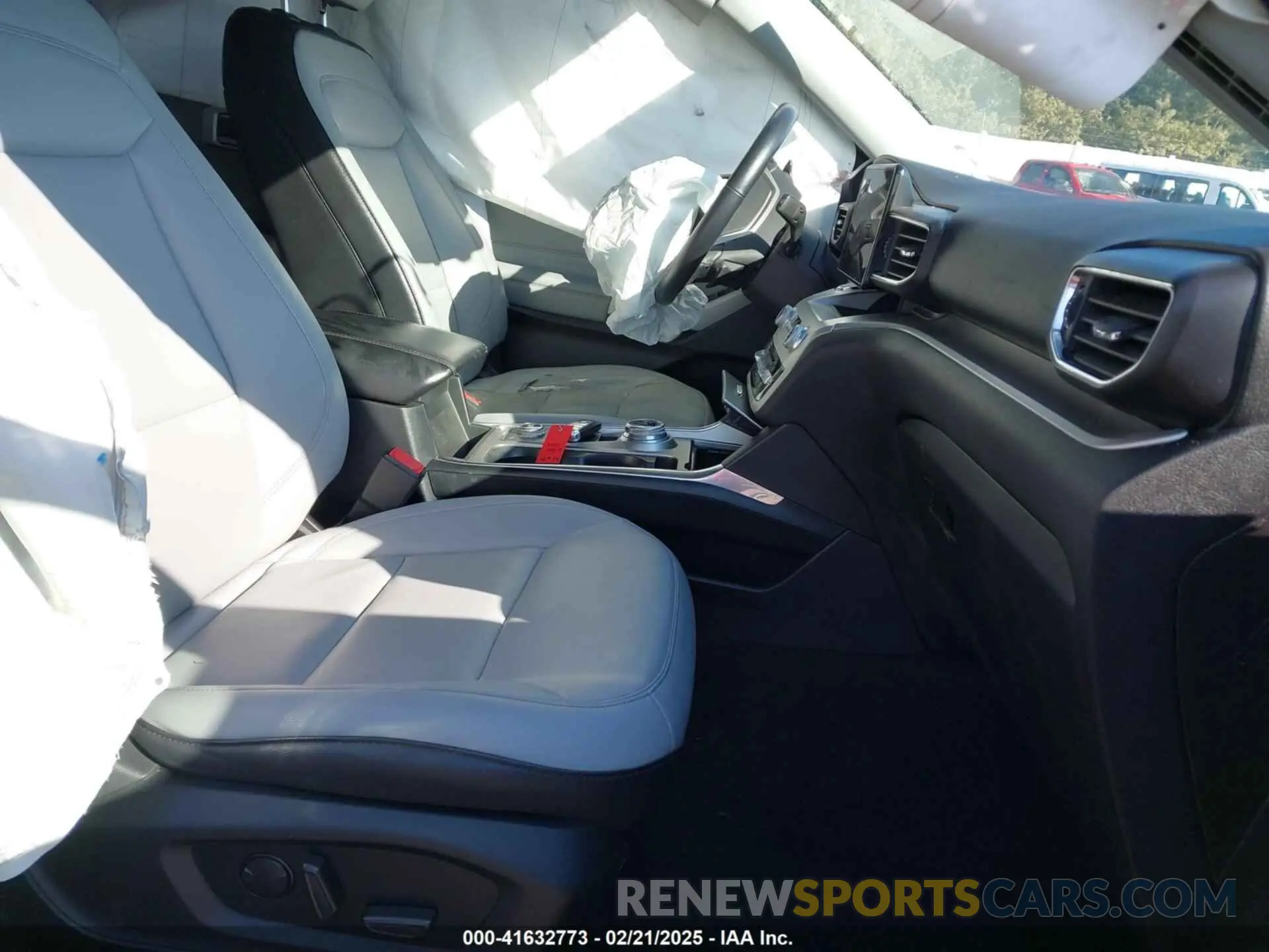 5 Фотография поврежденного автомобиля 1FMSK8DH3MGA03758 FORD EXPLORER 2021