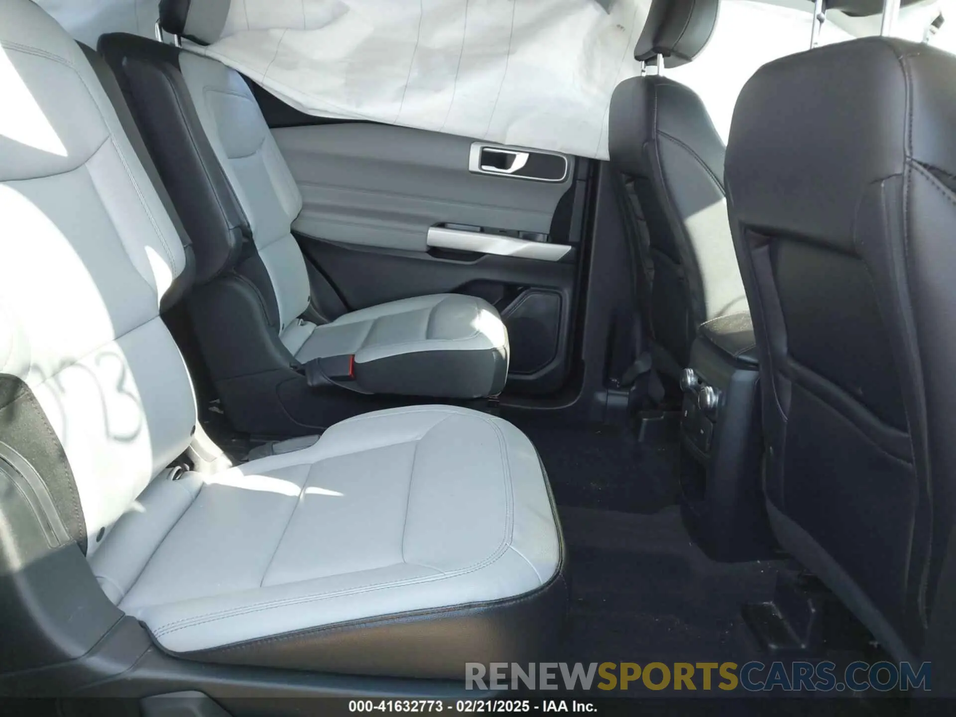 8 Фотография поврежденного автомобиля 1FMSK8DH3MGA03758 FORD EXPLORER 2021