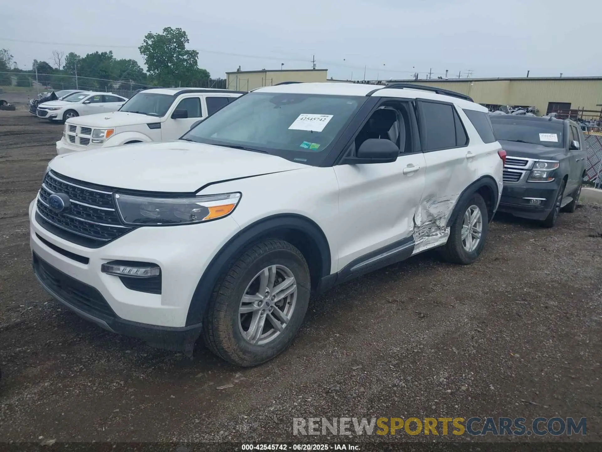 2 Фотография поврежденного автомобиля 1FMSK8DH4MGA49664 FORD EXPLORER 2021