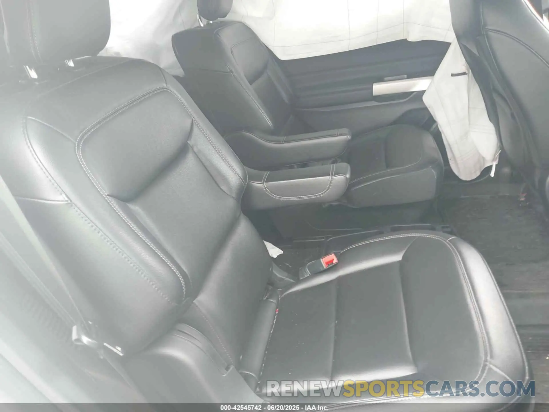8 Фотография поврежденного автомобиля 1FMSK8DH4MGA49664 FORD EXPLORER 2021