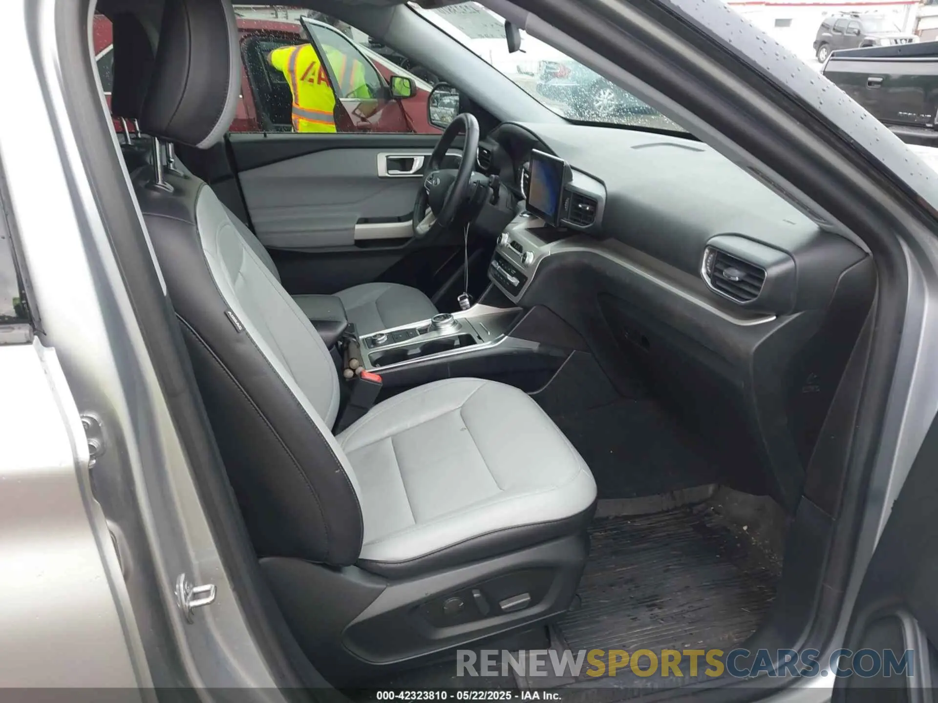 5 Фотография поврежденного автомобиля 1FMSK8DH5MGA02921 FORD EXPLORER 2021