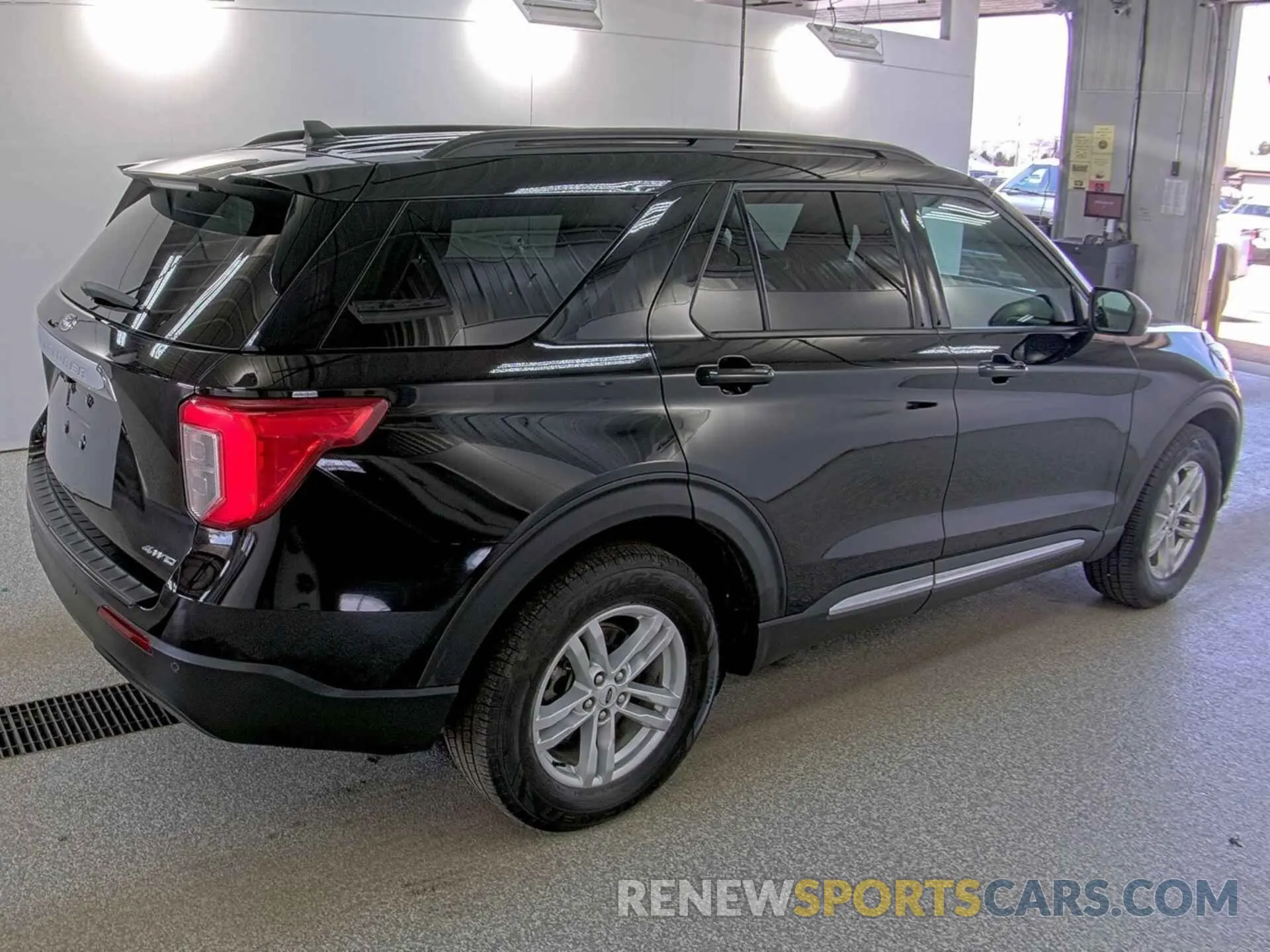 6 Фотография поврежденного автомобиля 1FMSK8DH6MGA87641 FORD EXPLORER 2021