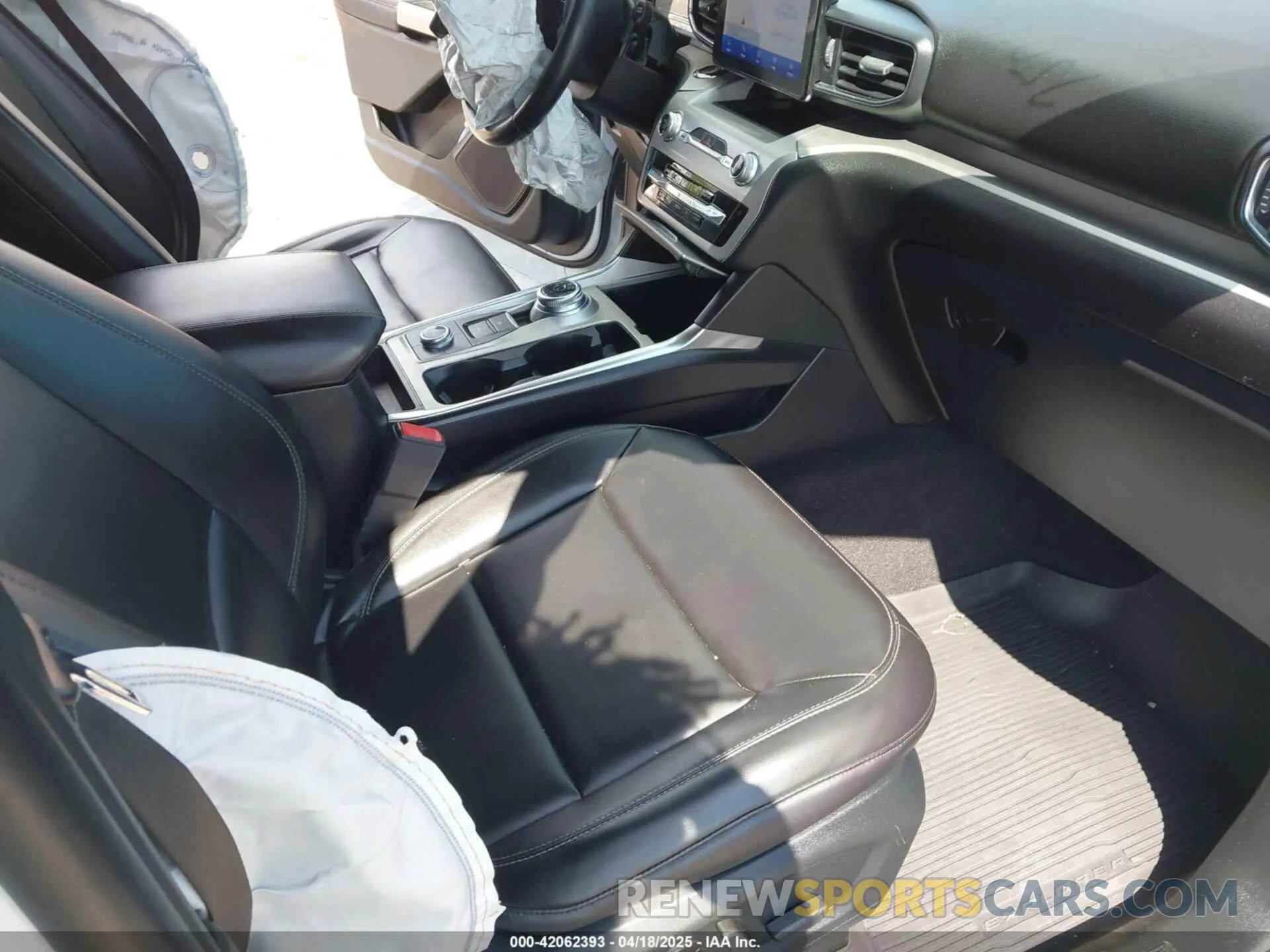 5 Фотография поврежденного автомобиля 1FMSK8DH6MGB94513 FORD EXPLORER 2021